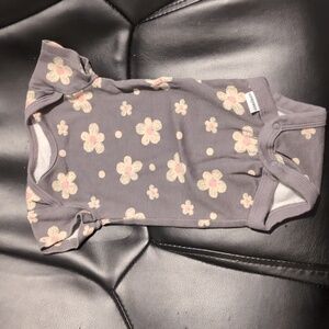 Gerber onesie 0 to 3 months